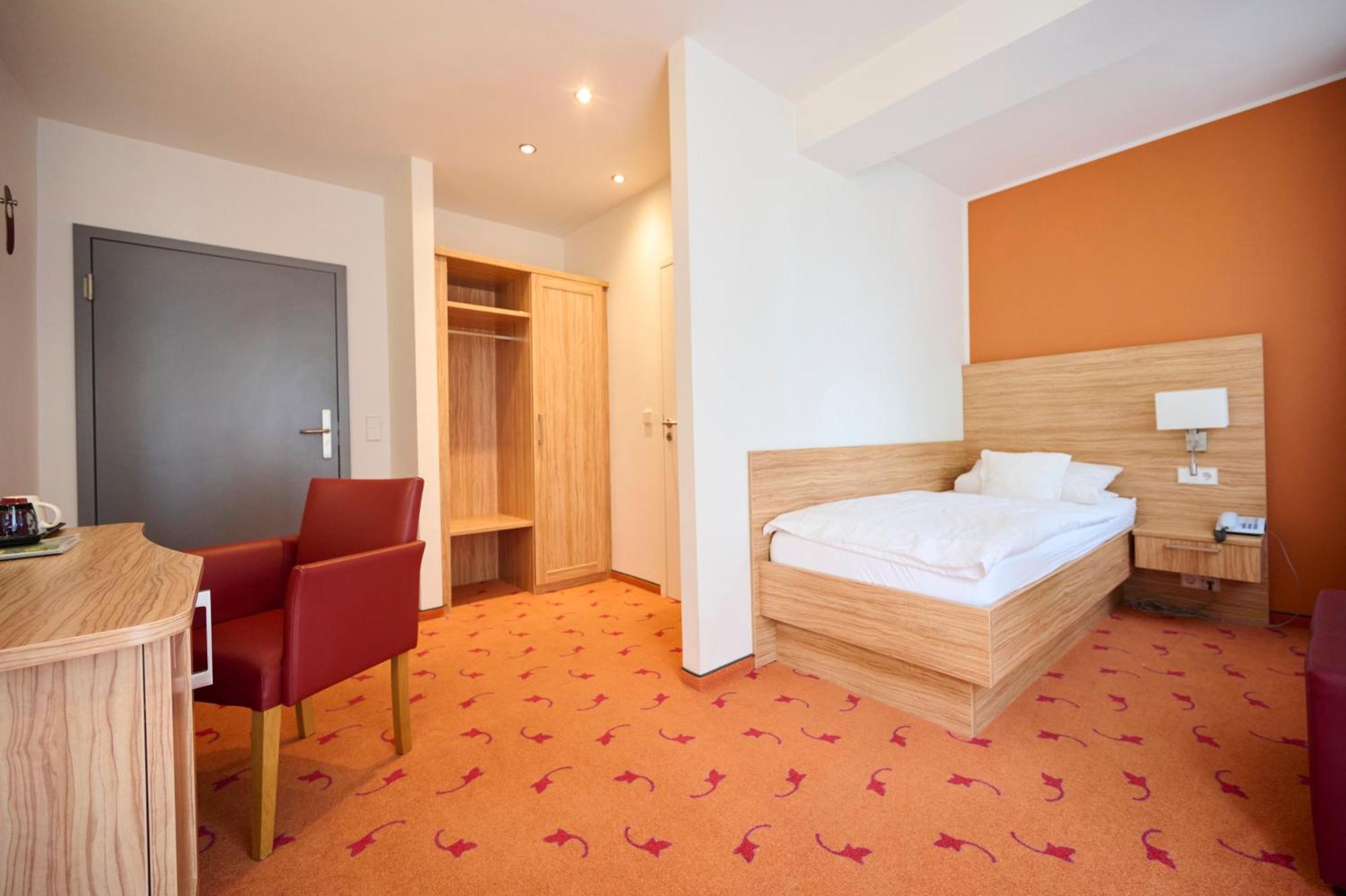 Kurhaus Pivittskrug Hotel Hille Ngoại thất bức ảnh