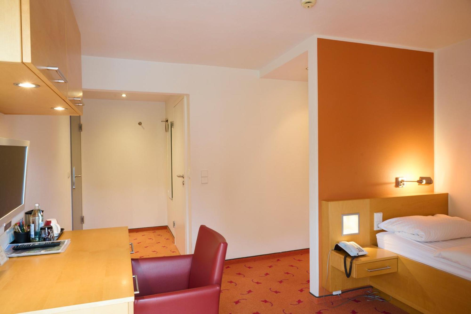 Kurhaus Pivittskrug Hotel Hille Ngoại thất bức ảnh