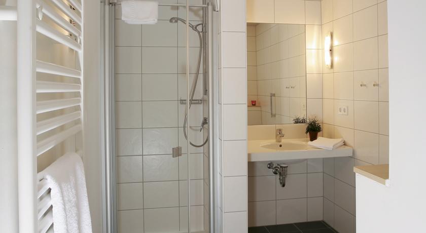 Kurhaus Pivittskrug Hotel Hille Phòng bức ảnh